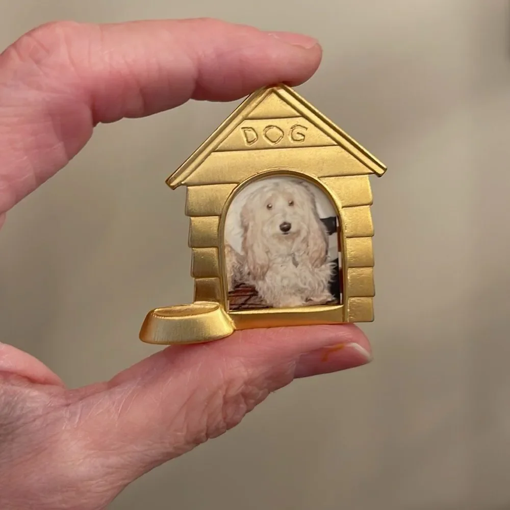 JJ Jonette Jewelry Doghouse Pin Photo Frame